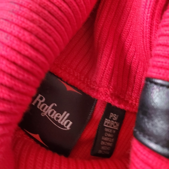 NEW ✅RED TURTLENECK SWEATER - Picture 7 of 7